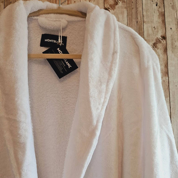 Montblanc Mont Blanc White Unisex bathrobe One Size NEW - Picture 2 of 5